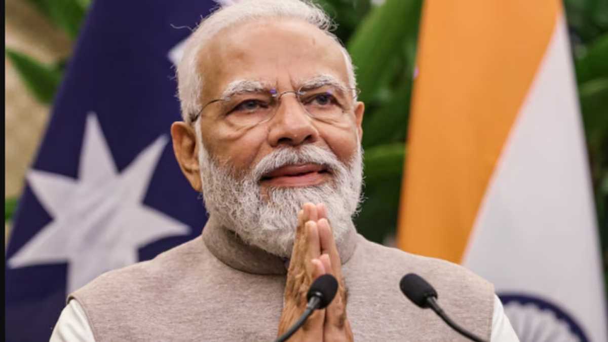 जन्मदिन का जश्न और परेशान जनता